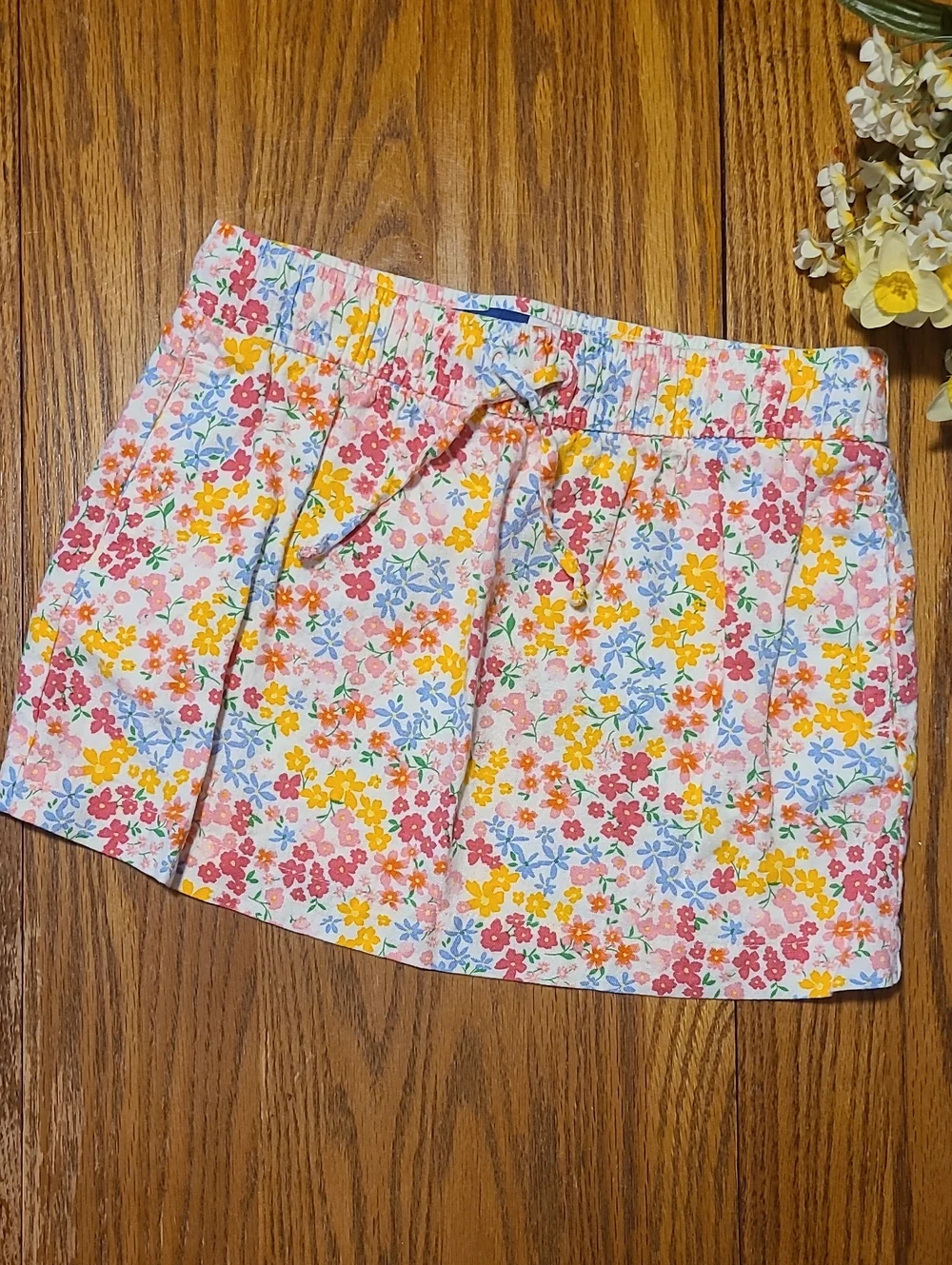 Old Navy Girls Floral Skort - White, Pink, Yellow, Blue - Medium